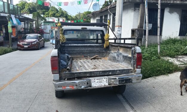 Accidente en Juana Moza deja daños materiales