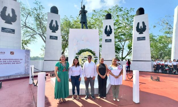 Regidora Anahí Aguilar López participa en la conmemoración del 178 aniversario de los Niños Héroes en Tuxpan
