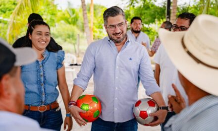 Daniel Cortina continúa recorriendo comunidades; ahora visitó Tronconal junto a Martha Zárate