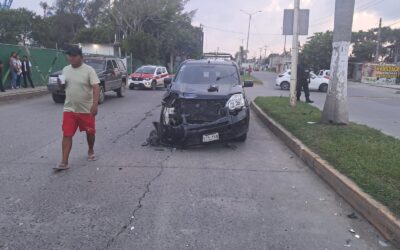 Choque entre camioneta y camioneta de carga en la Barra Norte