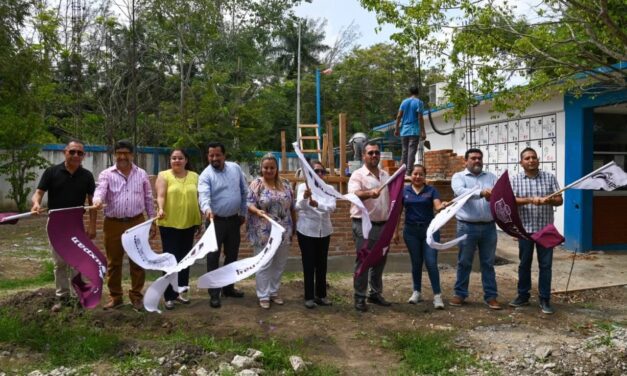 Inicia la construcción de techados en áreas de uso múltiple y cancha deportiva en el CETMAR y en la Secundaria Técnica 76