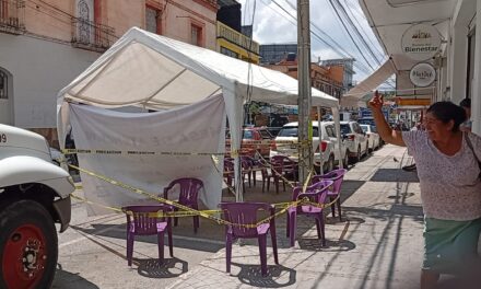 Riesgo por cable energizado obliga a evacuar a adultos mayores en la Juárez