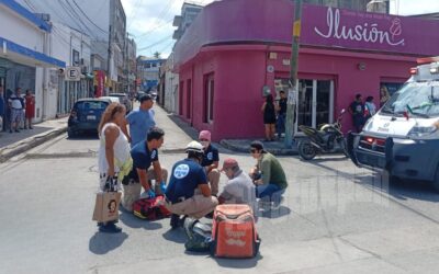 Joven motociclista resulta lesionado en choque en pleno Centro