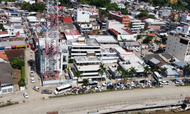 Tráfico lento en Tuxpan por labores de limpieza tras las inundaciones