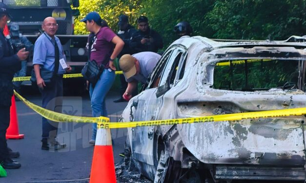 Hallan camioneta completamente calcinada en la comunidad de El Muro, Tuxpan