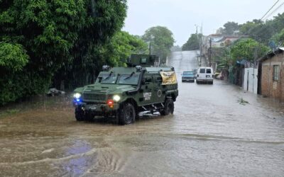 Ejército, Fuerza Aérea y Guardia Nacional entran en acción ante el caos por lluvias torrenciales en el norte de Veracruz