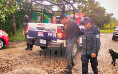 Vecinos detienen a presunto ladrón en la colonia México Lindo y lo entregan a la Policía Municipal