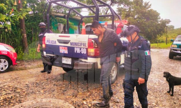 Vecinos detienen a presunto ladrón en la colonia México Lindo y lo entregan a la Policía Municipal