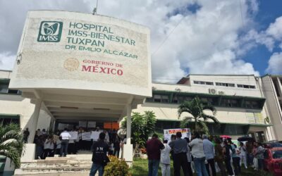Trabajadores del Sector Salud se Manifiestan en Todo Veracruz: Exigen Igualdad Salarial y Mejores Condiciones Laborales