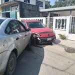 Aparatoso choque en la Anáhuac solo deja daños materiales