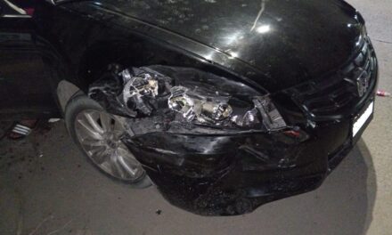 Choque por alcance frente a la Quinta Zona Naval deja solo daños materiales