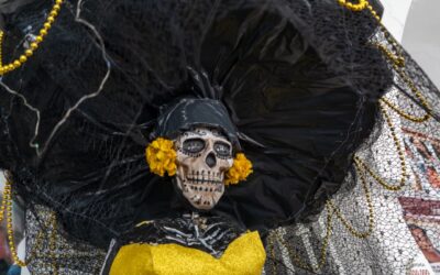 Jornadas Multidisciplinarias: Exitosa expo-venta de artículos elaborados con listón y cartón