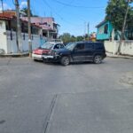 Choque entre taxi y camioneta en la colonia El Esfuerzo