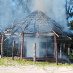 Palapa se incendia en Barra Galindo: presunto corto circuito en la caja de fusibles