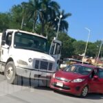Choque en la “Y Griega”: pipa de agua y compacto colisionan sin lesionad