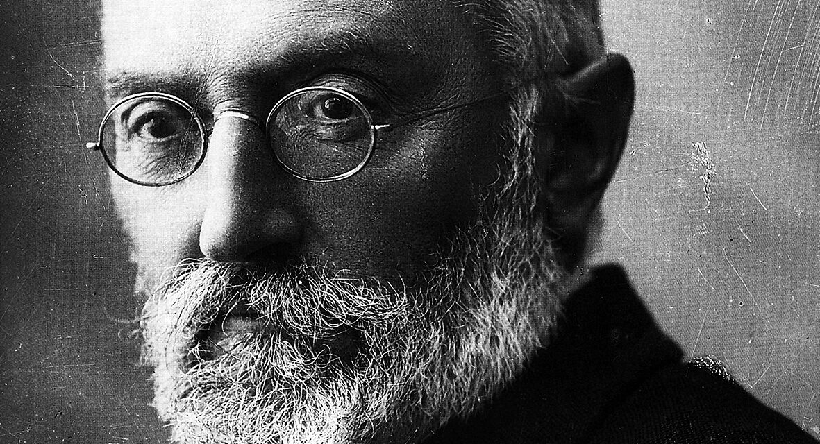 «No des a nadie lo que te pida, sino lo que entiendas que necesita; y soporta luego la ingratitud» – Miguel de Unamuno