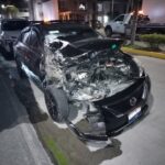 La estrelló “a balón parado” contra el portón de una privada en Cabo Alto