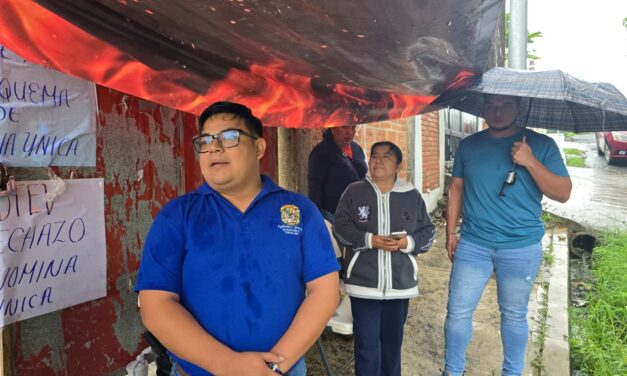 Protesta en Supervisión Escolar 006: cambio de Banco afecta a 80 maestros de Tuxpan y la región