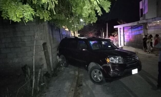 Mientras usted dormía, rompieron una barda de un REVERSAZO