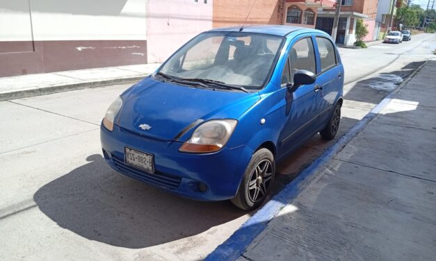 Localizan vehículo abandonado en el fraccionamiento Reyes Heroles; autoridades investigan su procedencia