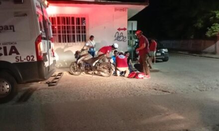 PAREJA LESIONADA AL SER DERRIBADA POR CAMIONETA EN LA COLONIA ROSA MARÍA