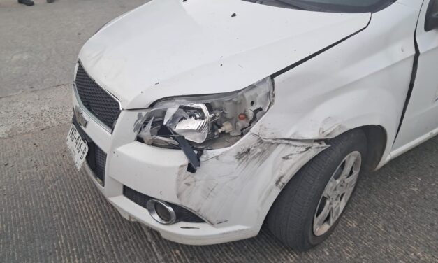 Choque mañanero en el libramiento Adolfo López Mateos deja lesionados leves