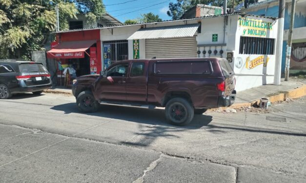 Choque leve en el Libramiento López Mateos; conductores firman acta de no intervención