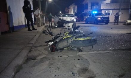 Anoche: Motociclista resulta lesionado tras choque en el Centro
