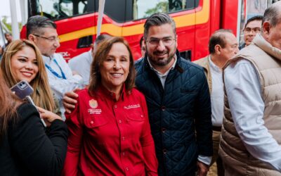 CORTINA ASISTE A ENTREGA DE EQUIPOS PARA TUXPAN