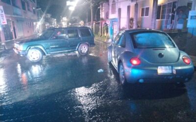 Mientras usted dormía: Choque por maniobra de reversa deja daños materiales en Zapote Gordo