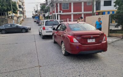 Accidente vial deja personas con lesiones leves en la colonia Rosa María