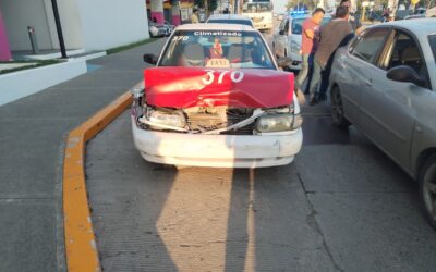 Choque por alcance frente a Liverpool deja dos mujeres lesionadas en el bulevar Tuxpan–Tampico