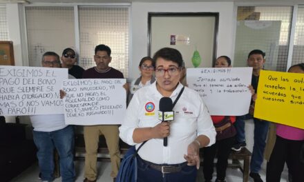 Trabajadores de Salud se manifiestan en el Hospital IMSS-Bienestar “Emilio Alcázar” de Tuxpan