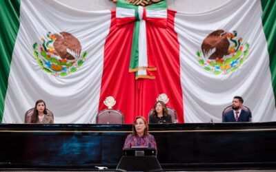 Cortina asiste a la comparecencia de rendición de cuentas de la gobernadora Rocío Nahle