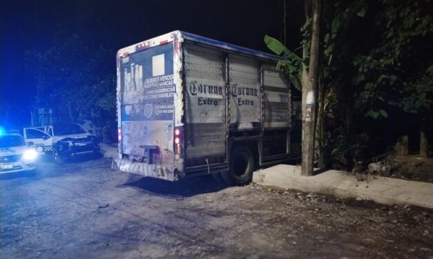 Camión repartidor se impacta contra domicilio en la colonia Ampliación Luis Donaldo Colosio