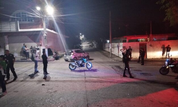 Motociclista y dos acompañantes resultan lesionados tras choque en el Centro de Tuxpan