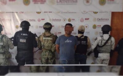 Aseguran sustancias ilícitas y detienen a un hombre en cateo autorizado por juez