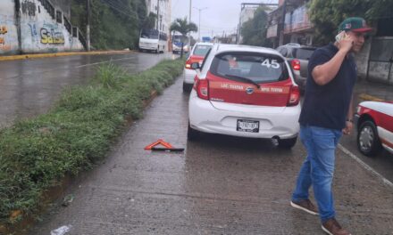 Se dan entre Taxistas en el libramiento López Mateos: una mujer lesionada