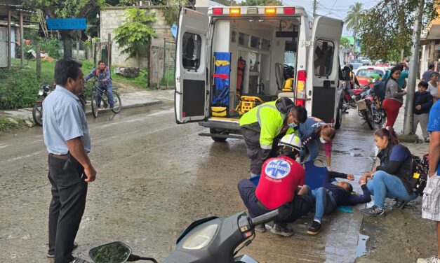 Derrape de motocicleta deja dos personas lesionadas en la colonia Rafael Murillo Vidal