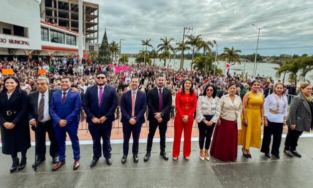 Daniel Cortina Martínez toma protesta como presidente municipal de Tuxpan para el periodo 2026–2029