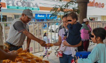 Se llevó a cabo la entrega de velitas en presidencia, para fomentar la tradición del Niño Perdido