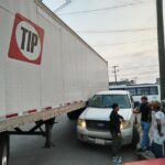 Tráiler VS camioneta en la Cuauhtémoc