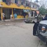 Invasión de carril provoca choque y deja a motociclista lesionada en la Rosa María