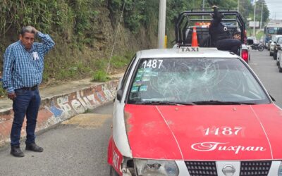 Motociclista persigue a taxista y lo agrede tras percance vial en Tuxpan