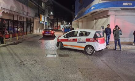 Esta madrugada: Taxi vs JAC en el centro