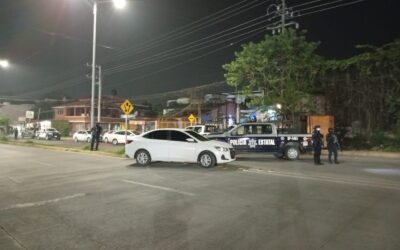 Operativo de seguridad frente a la gasolinera del «Bateador» durante diligencia ministerial