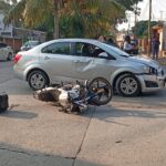 Joven motociclista resulta lesionado tras choque en Infonavit Tenechaco