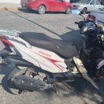 Motociclista se pasa el alto y choca en Santiago de la Peña