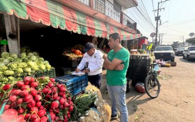 Operativo de Tránsito libera banquetas y espacios viales en el Mercadito Héroes del 47