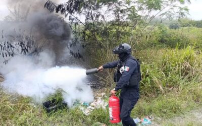 Poli-Bomberos sofocan conato en México Lindo